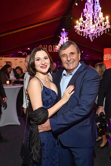 Frischgebackene Eltern: Peter Pongratz mit Freundin Elen.
