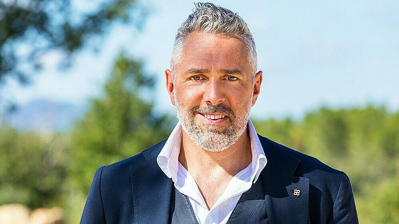 "In First Dates Hotel" lädt Roland Trettl Singles in die Provence ein.