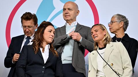 Tribünengast bei Dänemark-Spiel: Alexandra Popp (r).