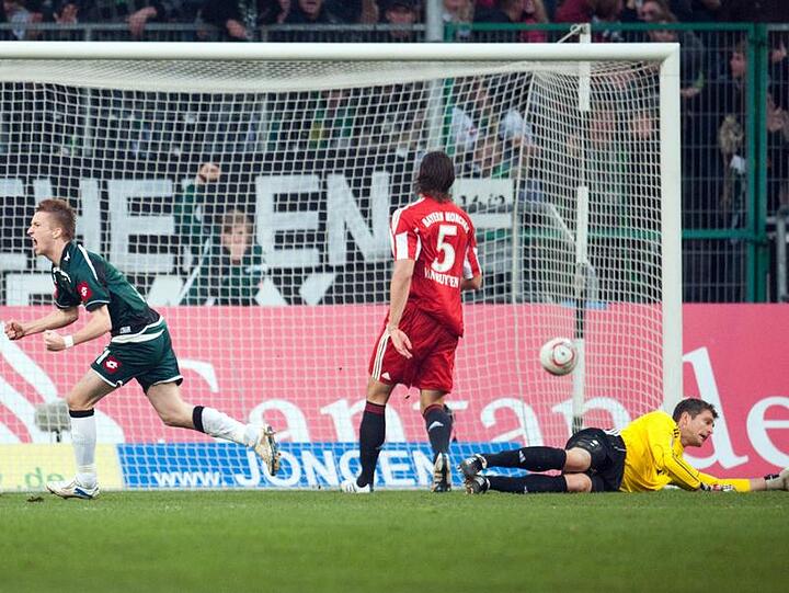 Marco Reus  traf elf Minuten nach der Pause gegen die unaufmerksamen Bayern.