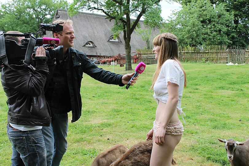 Bilder vom Shooting aus Hamburg: So ist der Deutsche Bauernkalender 2013 entstanden