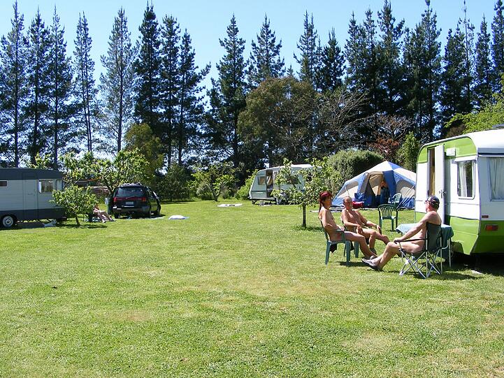 Camping der besonderen Art am anderen Ende der Welt: In Neuseeland liegt der Wai-natur Naturist Park.