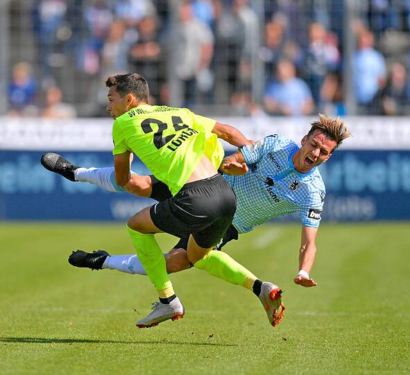 NICO KARGER - NOTE 4: Ging in viele Dribblings, blieb aber oft hängen. Pluspunkt: Fleißiger Defensivarbeiter. Schon zur Pause angeschlagen raus.