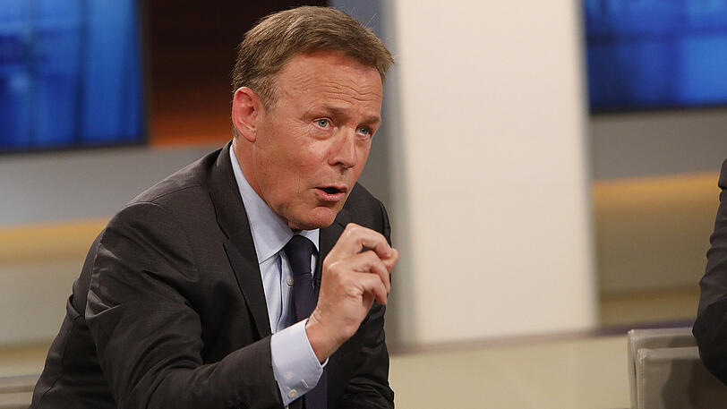 SPD-Fraktionschef Thomas Oppermann spricht in der TV-Sendung "Anne Will".