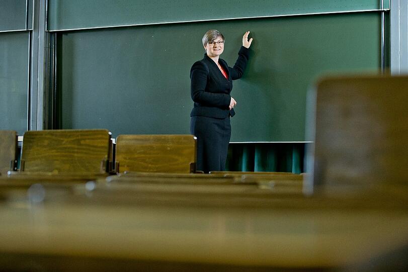 Zu wenige Rollenvorbilder: Prof. Sigrid Nieberle wünscht sich mehr Wissenschaftlerinnen in Filmen und Romanen.
