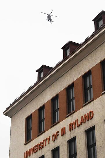 Großeinsatz in Harlaching: Die sechs verletzten Opfer wurden versorgt, die Polizei suchte nach den Tätern.