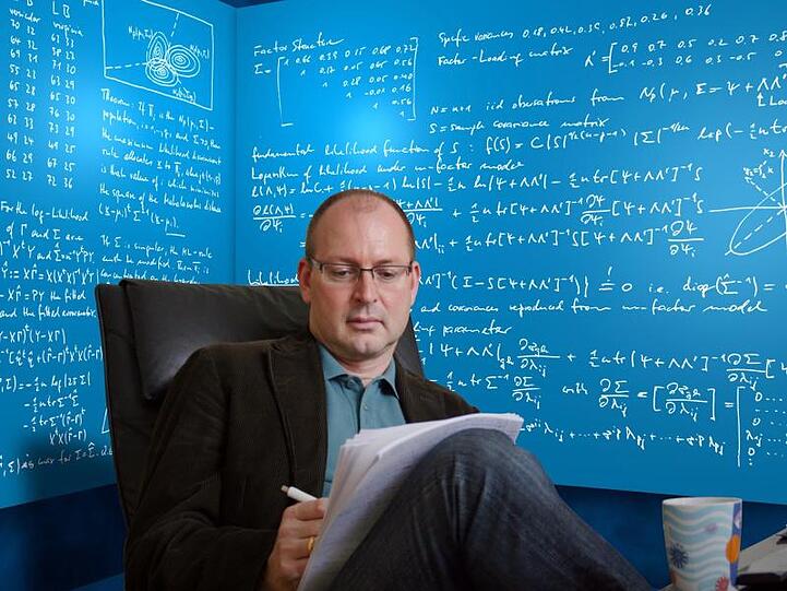 Christian Hesse ist Mathematiker an der Universität Stuttgart.