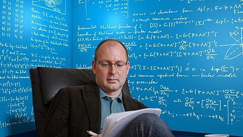 Christian Hesse ist Mathematiker an der Universität Stuttgart.