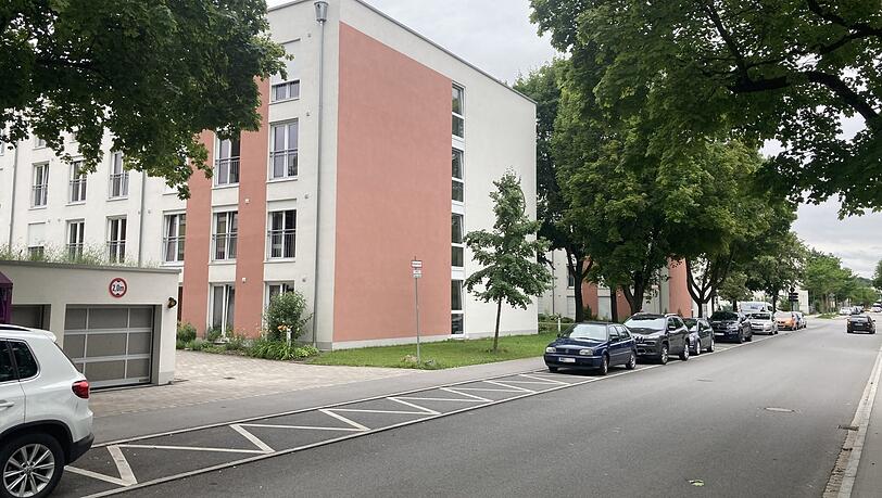In den vergangenen Wochen und Monaten muss immer wieder die Polizei zum Wohnheim an der Ritter-von-Schoch-Straße ausrücken, weil einige wenige Krawall machen und sogar handgreiflich werden.