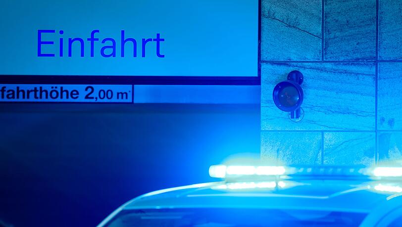 Die Polizei fand die drei Jugendlichen w&auml;hrend eines anderen Einsatzes in einer M&uuml;nchner Tiefgarage. (Symbolbild)