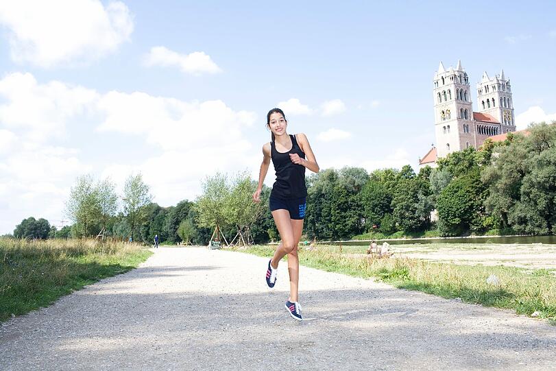 Aurora Festl ist in den Top 30: Die Bilder von ihrem Shooting an der Isar.