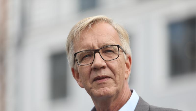 Nach Ansicht von Dietmar Bartsch sollte die Kanzlerin die Bahn anweisen, die Forderungen der GDL zu erfüllen.