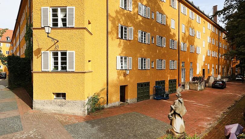Typisch Borstei, nichts wirkt hier einförmig oder langweilig. Hier ein Bügeleisenhaus.