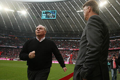 Bayern-Manager Uli Hoeneß kündigte Konsequenzen für Philipp Lahm an.