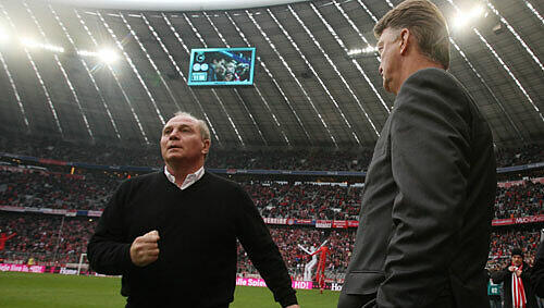 Bayern-Manager Uli Hoeneß kündigte Konsequenzen für Philipp Lahm an. Bayern-Manager Uli Hoeneß kündigte Konsequenzen für Philipp Lahm an.