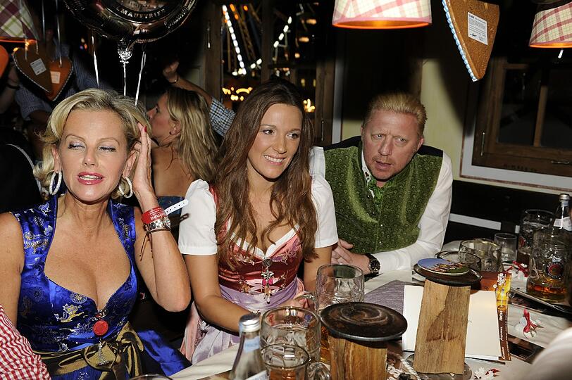 Boris Becker: So feiert die Tennis-Legende auf dem Oktoberfest 2013 mit seiner Familie. Die Bilder...
