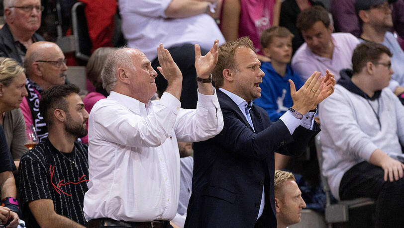 Uli Hoeneß beim entscheidenden Sieg der Bayern-Basketballer gegen Bonn.