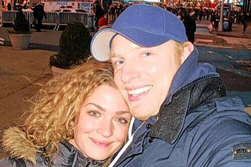 Joey Vollmer mit seiner Freundin Sabrina in New York. Dort machte er ihr einen Heiratsantrag.