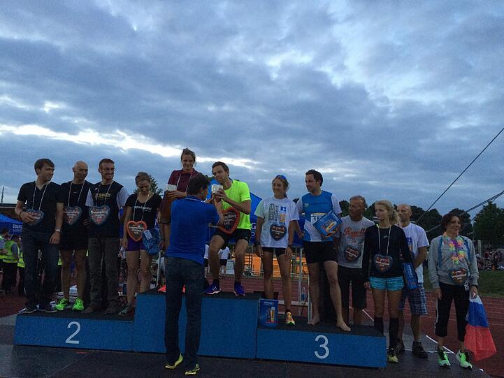 Sommernachtslauf: Die Siegerehrung im Olympiapark.