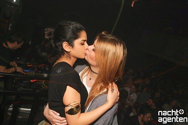 Mit House, Techno und Electro durch den Samstagabend im Ampere.