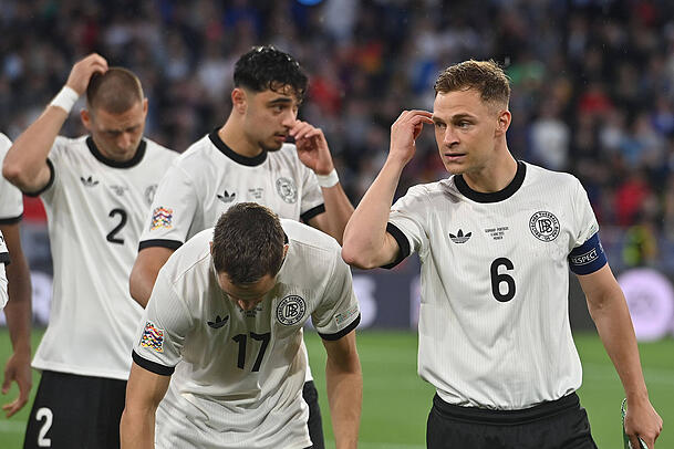 Ein Jahr vor der WM sind nur zwei DFB-Stars in guter Form - Kapitän Joshua Kimmich (r.) ist einer von ihnen. Ein Jahr vor der WM sind nur zwei DFB-Stars in guter Form - Kapitän Joshua Kimmich (r.) ist einer von ihnen.