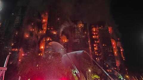 Die Flammen hatten sich rasant &uuml;ber ein Bauger&uuml;st ausgebreitet.