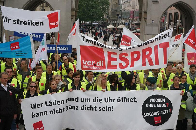 Der nächste Streik, die nächste Streik-Kundgebung &ndash; diesmal sind es die Verkäufer am Stachus.