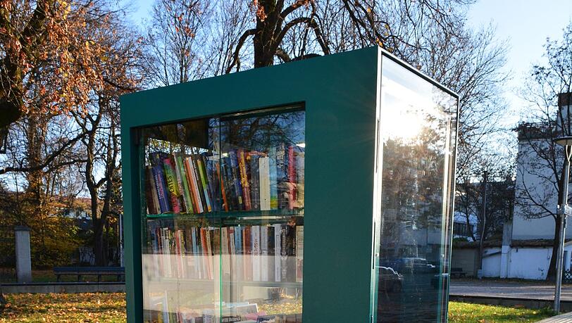 So schaut er aus: Der Berg am Laimer Bücherschrank wird von Paten betreut. So schaut er aus: Der Berg am Laimer Bücherschrank wird von Paten betreut.