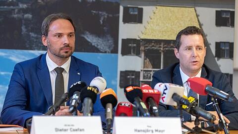 Zeichnet kein gutes Bild der "Operation Aderlass": Ermittler Dieter Csefan (l).