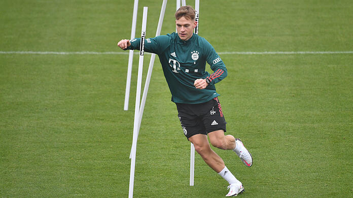 Das sieht schon wieder rund aus: Joshua Kimmich am Donnerstag beim Reha-Training an der Säbener Straße.