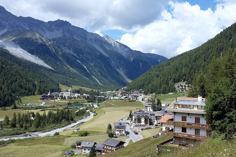 Im beschaulichen Sulden (Südtirol) entspannt die Kanzlerin nach den Strapazen um die Eurorettung.