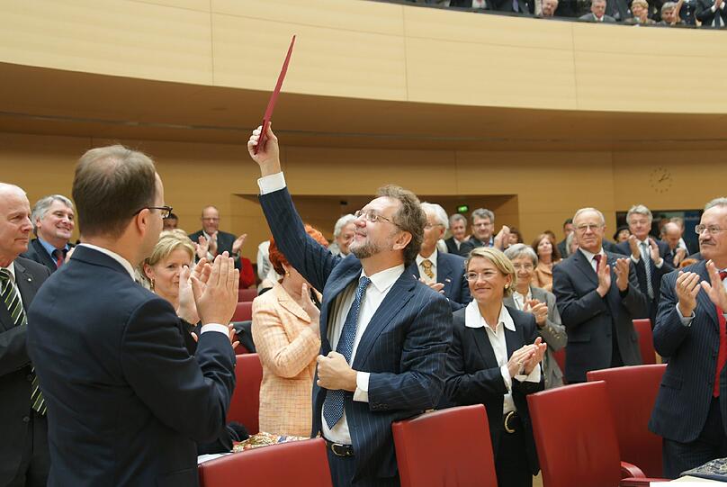 Die Landtags-SPD hat den &bdquo;SZ&ldquo;-Journalisten Heribert Prantl mit dem Wilhelm-Hoegner-Preis 2011 ausgezeichnet.