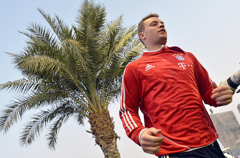 4. Januar - Trainingslager in der Wüste: Im Wüstenstaat Katar starten die Bayern um Manuel Neuer ins Jahr 2016 und legen den Grundstock für die Rückrunde der Saison 2015/2016.