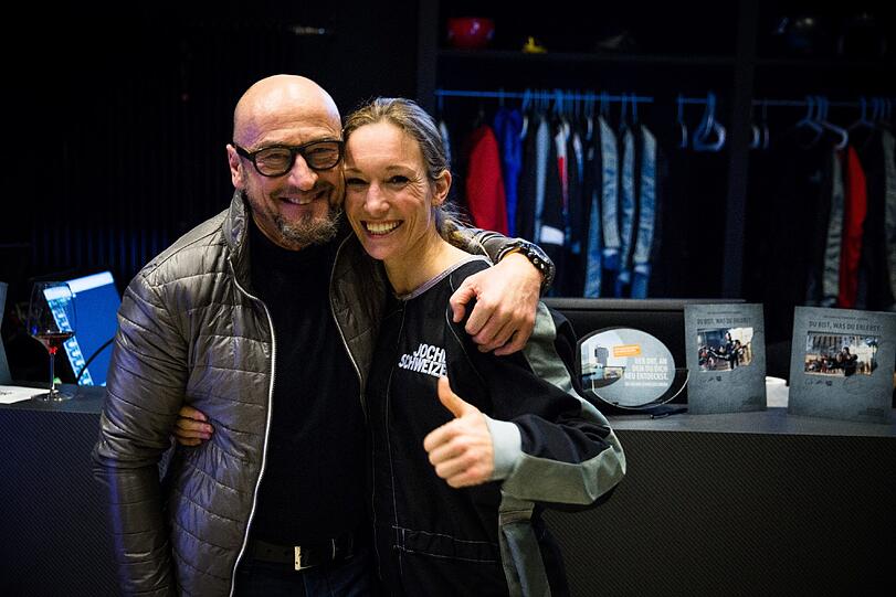 Christine Theiss wagte sich in Jochen Schweizers Windkanal