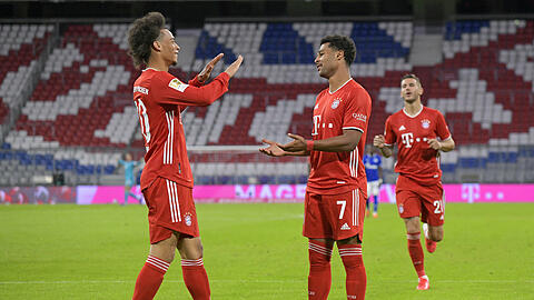 Spielten die Schalker auf den Flügeln schwindlig: Leroy Sané (l.) und Serge Gnabry.