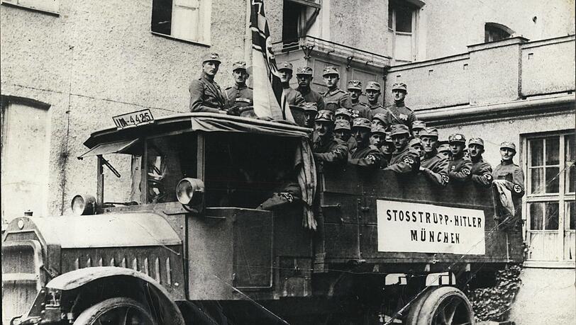 Nazi-Truppen in München.