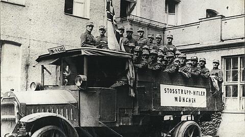 Nazi-Truppen in München.
