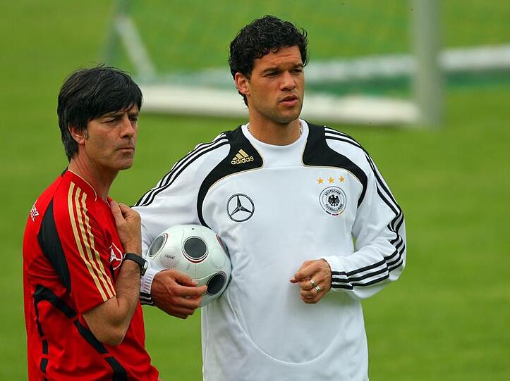 Finden sie wieder zusammen? - Michael Ballack (r.) und Jogi Löw.