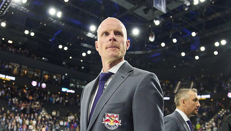 Toni Söderholm im nagelneuen SAP Garden, in dem er gerade einmal fünf Spiele als Cheftrainer des EHC Red Bull München miterlebte. Toni Söderholm im nagelneuen SAP Garden, in dem er gerade einmal fünf Spiele als Cheftrainer des EHC Red Bull München miterlebte.