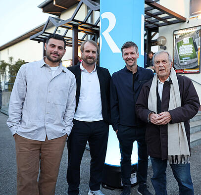 Löwen-Legenden verschiedener Generationen: Kevin Volland, Daniel Bierofka, Benny Lauth und Fredi Heiß (v.l.) bei der Premiere der 1860-Dokumentation "Rise & Fall" im Cincinnati-Kino.
TSV 1860 München
Saison 2025 / 2026
Copyright by : sampics Photographie
Bierbaumstrasse 6
81243 München
TEL.: ++49/89/82908620 , FAX : ++49/89/82908621 , E-mail : sampics@t-online.de
Bankverbindung : Hypovereinsbank München  Konto : 1640175229 , BLZ 70020270
IBAN : DE78700202701640175229   BIC  : HYVEDEMMXXX
weitere Motive finden sie unter :  sampics.de