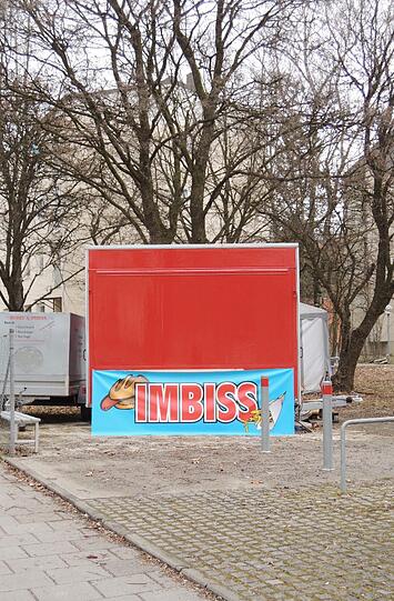 Bunter Klecks im Grau: Auch das gehört zum Viertelbild.