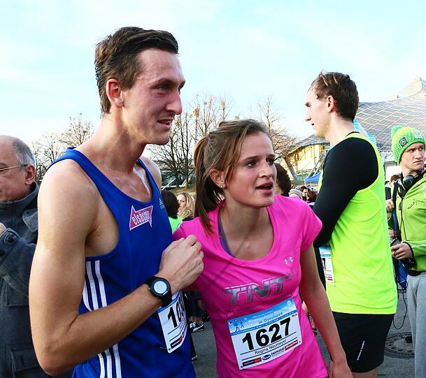 Am Samstag liefen mehr als 1.700 Münchner durch den Olympiapark. Die Bilder vom Nikolauslauf.