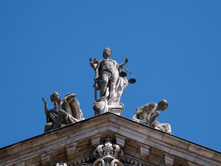 Eine Justitia Statue. Foto: Sven Hoppe/dpa/Archivbild