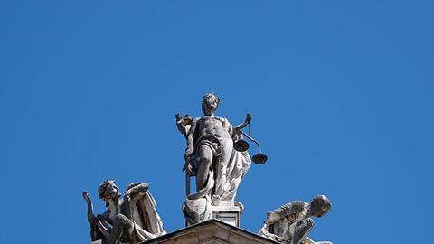 Eine Justitia Statue. Foto: Sven Hoppe/dpa/Archivbild
