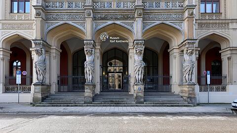 Das geht's rein: das prächtige Portal des Museums Fünf Kontinente in der Maximilianstraße.