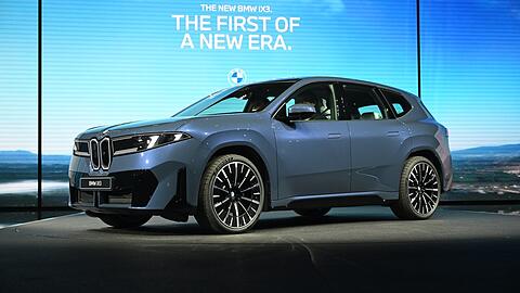 Der iX3 von BMW zählt zur "Neuen Klasse" und startet zu Preisen ab 68.900 Euro. Günstigere Versionen sollen später folgen.