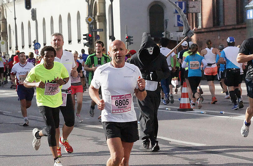 Rund 20.000 Teilnehmer waren am Sonntag beim München Marathon auf den Beinen. Die Bilder vom Marathon und Staffel-Lauf.
