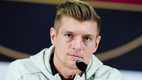 Der an Covid-19 erkrankte Toni Kroos ist noch in Madrid in Quarantäne.