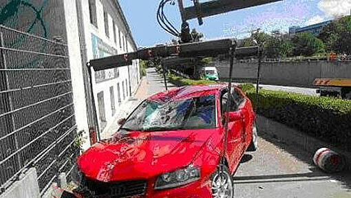 Der zerbeulte Audi Der zerbeulte Audi