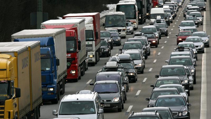 ADAC erwartet ein Stau-Wochenende. ADAC erwartet ein Stau-Wochenende.